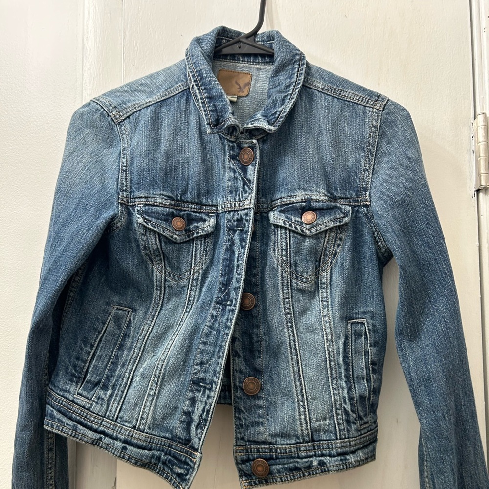American Eagle Outfitters Classic Blue Jean Jacket